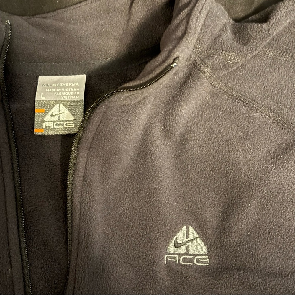 Vintage Nike ACG Men's Black Quarter-Zip